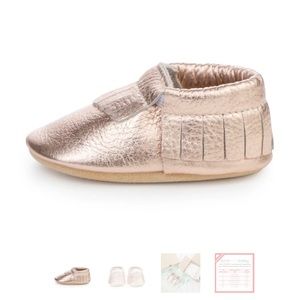 New baby Moccasin US 2. Metallic rose gold